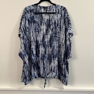 Women’s Torrid blue tie dye tie front short sleeve blouse size 6X